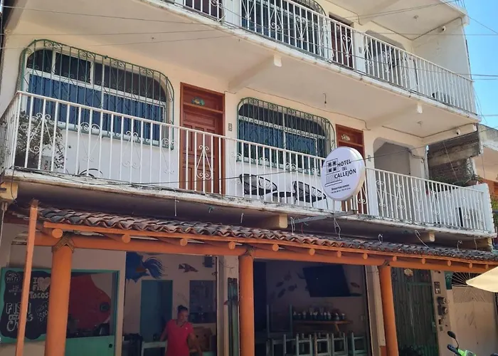 Del Callejón Hotel Zihuatanejo