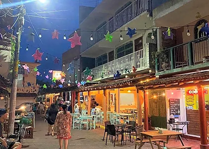 Del Callejón Hotel Zihuatanejo